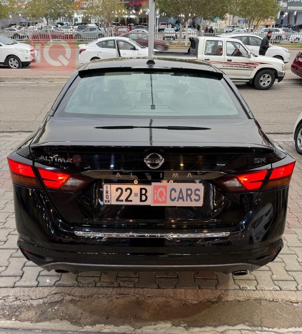 نيسان ألتيما